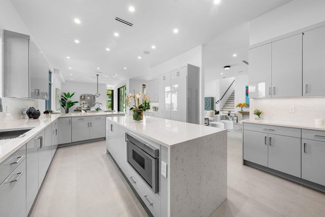 16670 Mosaic Place, Delray Beach, FL 33446