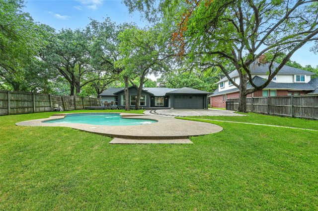 2211 Patterson Place, Arlington, TX 76012