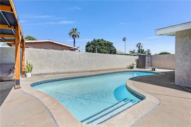 230 N Calvados, Azusa, CA 91702