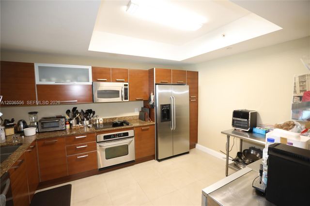 3330 NE 190th St 1312, Aventura, FL 33180