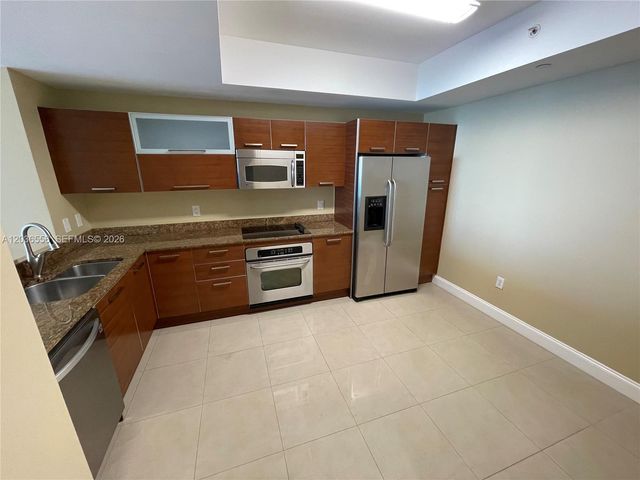 3330 NE 190th St 1312, Aventura, FL 33180