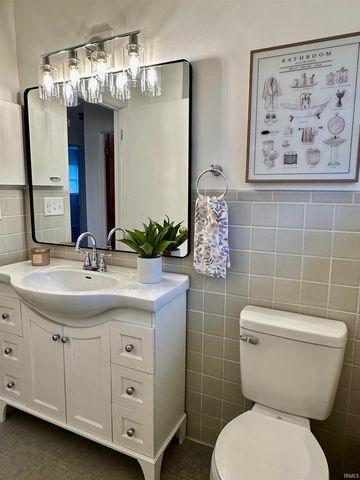 905 Taylor Street, Mishawaka, IN 46544