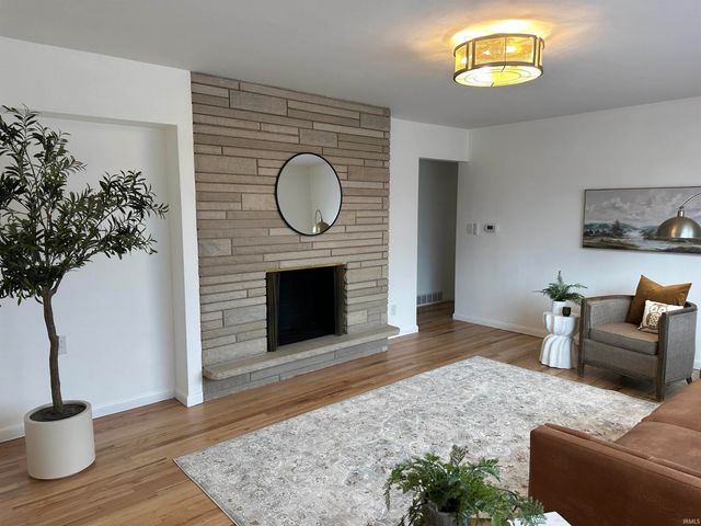 905 Taylor Street, Mishawaka, IN 46544