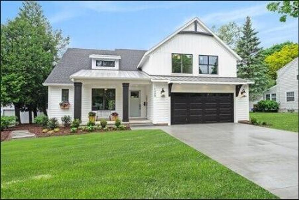 2330 Elinor Lane 6D, East Grand Rapids, MI 49506