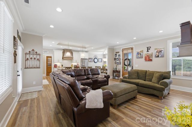 207 Wynnfall Drive, Lexington, NC 27295