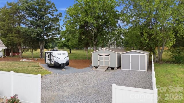 207 Wynnfall Drive, Lexington, NC 27295