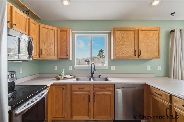 1530 JAZZ DR, Cheyenne, WY 82007