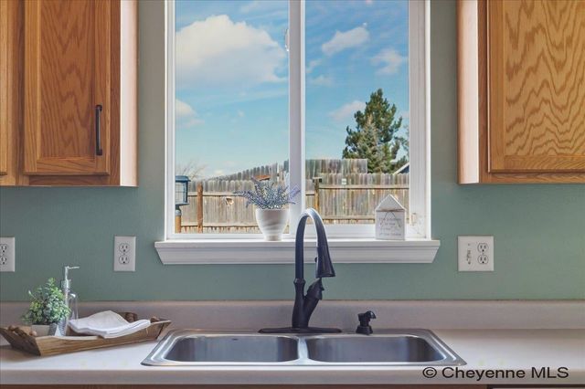 1530 JAZZ DR, Cheyenne, WY 82007