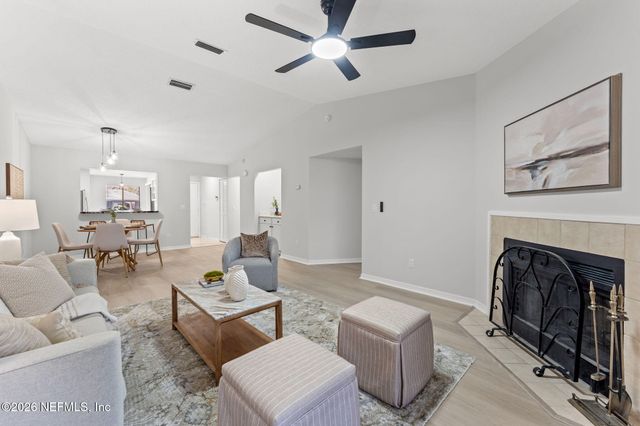 7623 BAYMEADOWS Circle 2024, Jacksonville, FL 32256