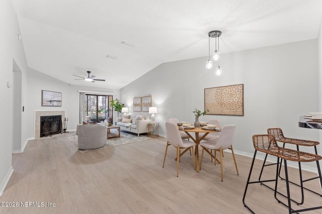 7623 BAYMEADOWS Circle 2024, Jacksonville, FL 32256