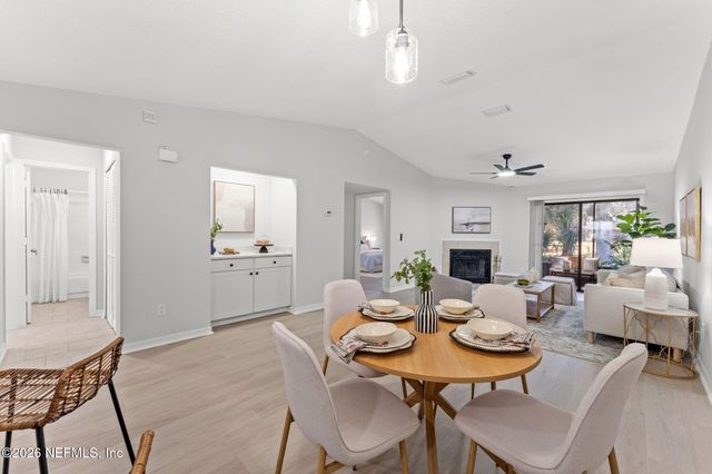 7623 BAYMEADOWS Circle 2024, Jacksonville, FL 32256