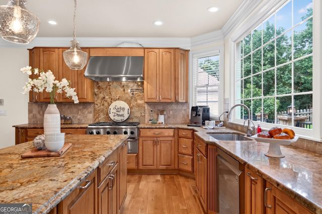 5490 Hampstead Way, Johns Creek, GA 30097