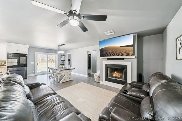 20870 S 4250 Road, Claremore, OK 74019