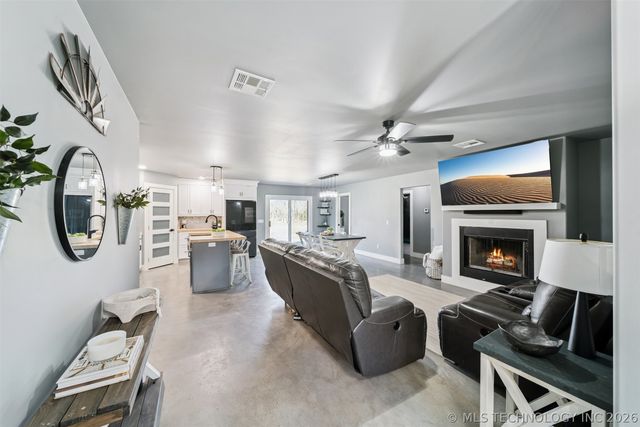 20870 S 4250 Road, Claremore, OK 74019