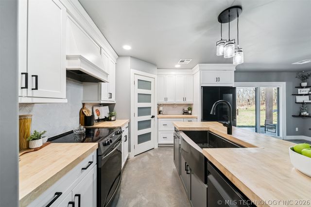 20870 S 4250 Road, Claremore, OK 74019