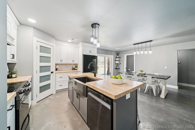 20870 S 4250 Road, Claremore, OK 74019