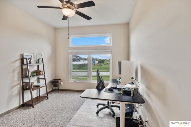 11755 Fenwick Street, Papillion, NE 68046