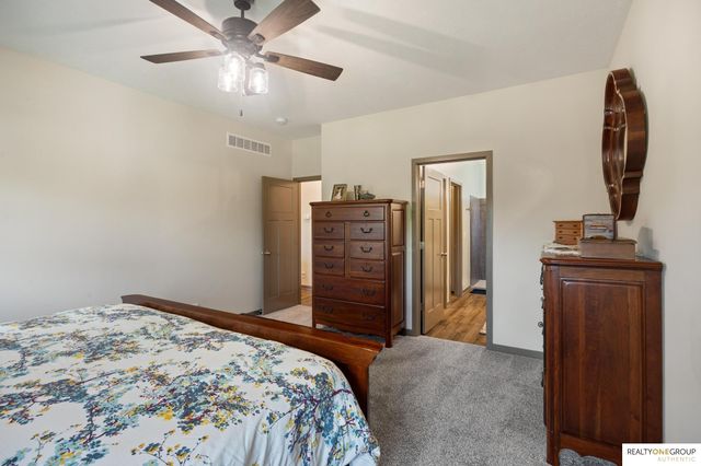 11755 Fenwick Street, Papillion, NE 68046