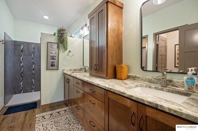 11755 Fenwick Street, Papillion, NE 68046