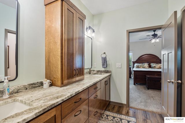 11755 Fenwick Street, Papillion, NE 68046