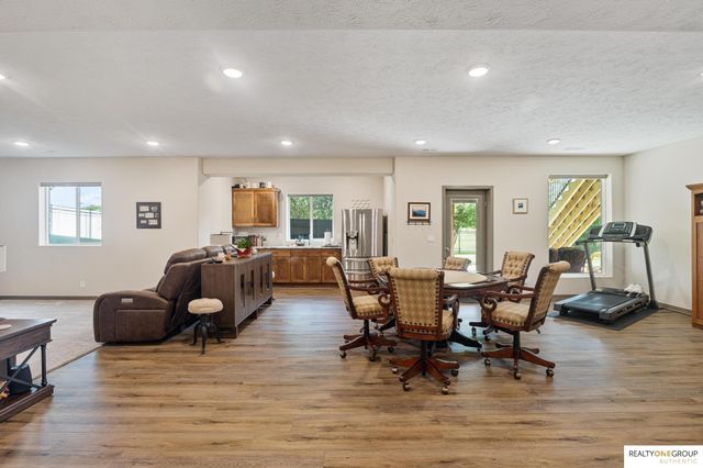 11755 Fenwick Street, Papillion, NE 68046