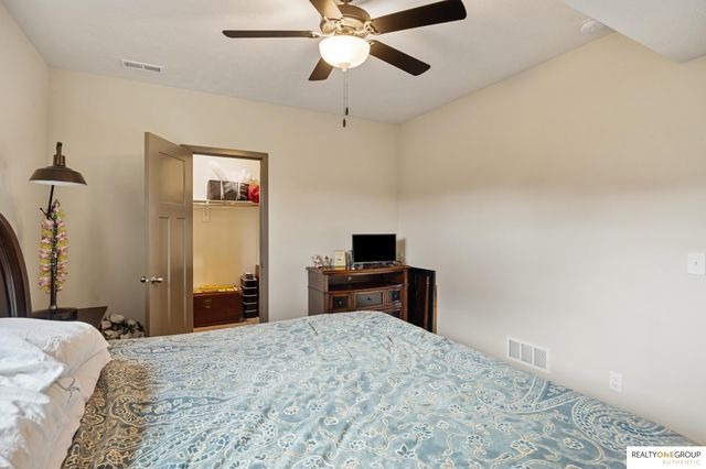 11755 Fenwick Street, Papillion, NE 68046