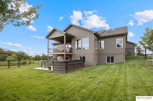 11755 Fenwick Street, Papillion, NE 68046