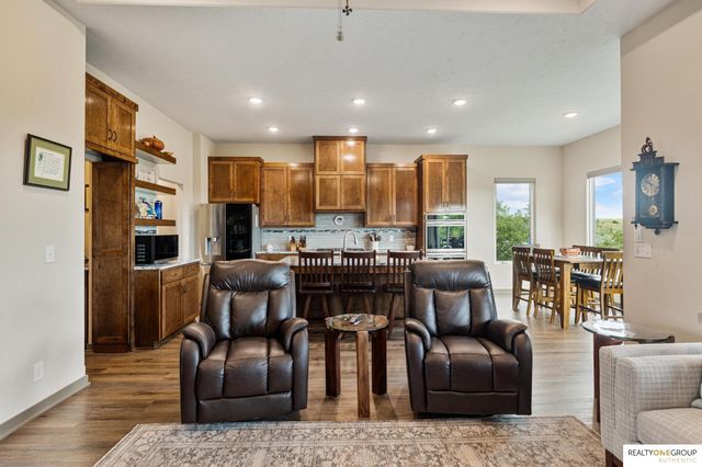 11755 Fenwick Street, Papillion, NE 68046