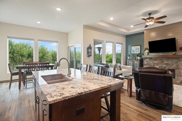 11755 Fenwick Street, Papillion, NE 68046