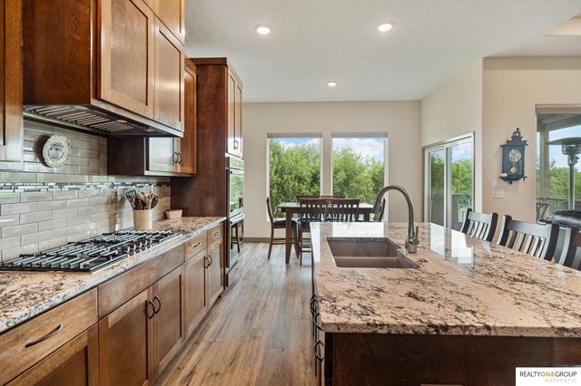 11755 Fenwick Street, Papillion, NE 68046