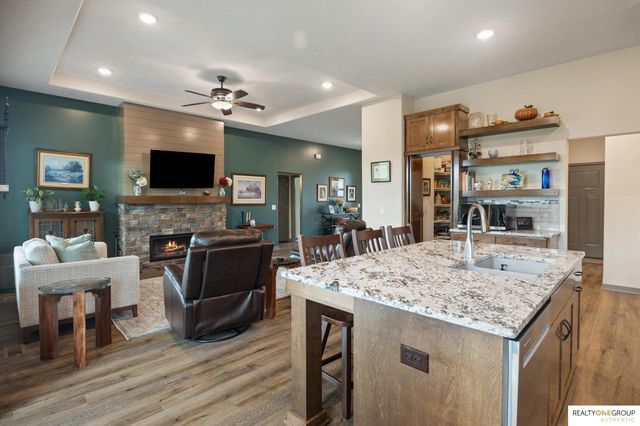 11755 Fenwick Street, Papillion, NE 68046
