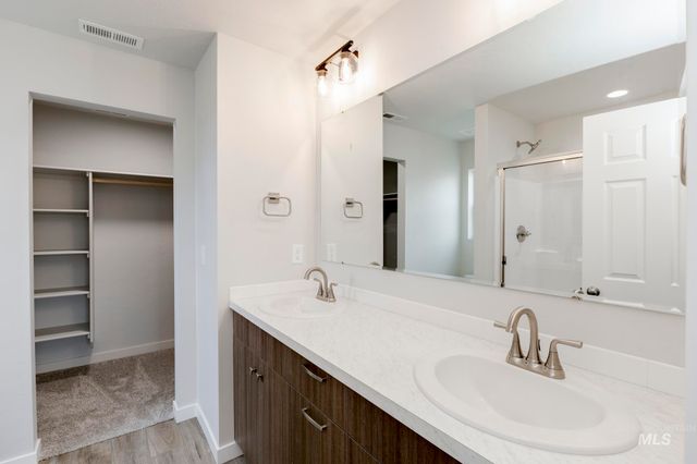 3018 E Mossy Creek Dr, Kuna, ID 83634