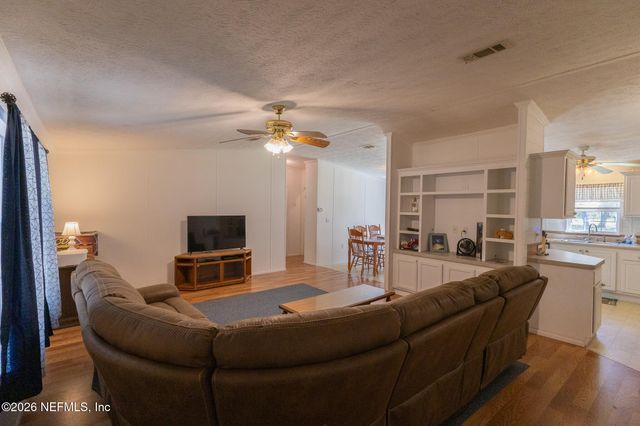 124 IDLEWOOD ACRES Lane, Pomona Park, FL 32181