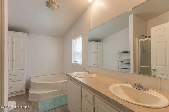124 IDLEWOOD ACRES Lane, Pomona Park, FL 32181