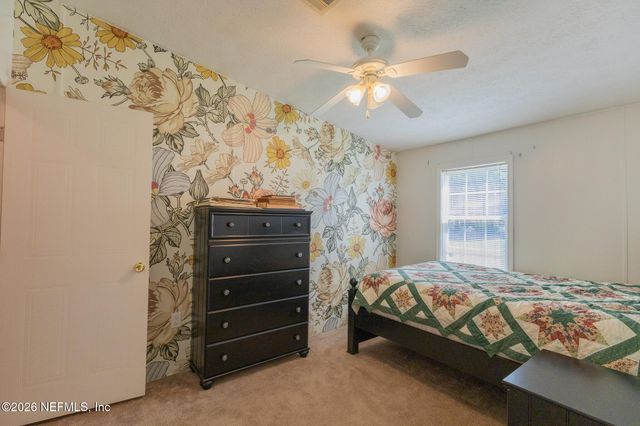 124 IDLEWOOD ACRES Lane, Pomona Park, FL 32181
