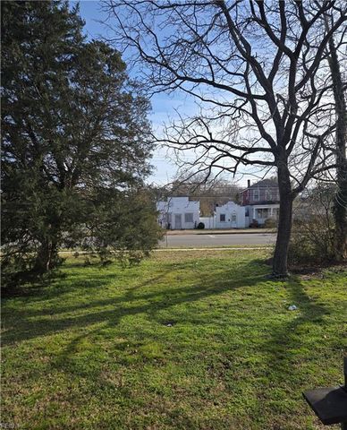 19 Carver CIR, Portsmouth, VA 23701