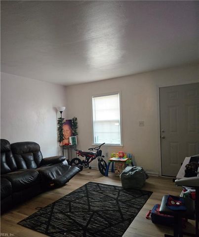 19 Carver CIR, Portsmouth, VA 23701