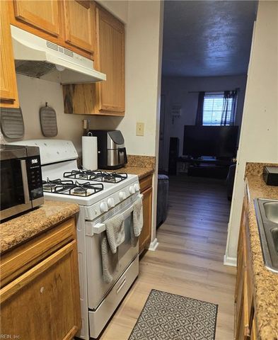 19 Carver CIR, Portsmouth, VA 23701