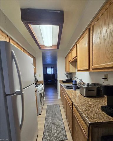 19 Carver CIR, Portsmouth, VA 23701