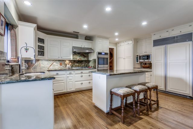 9009 Arbor Park Drive, Dallas, TX 75243