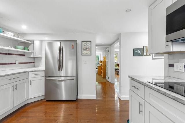 303 Lakeshore Dr, Marlborough, MA 01752