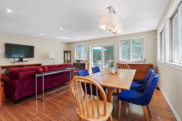 303 Lakeshore Dr, Marlborough, MA 01752