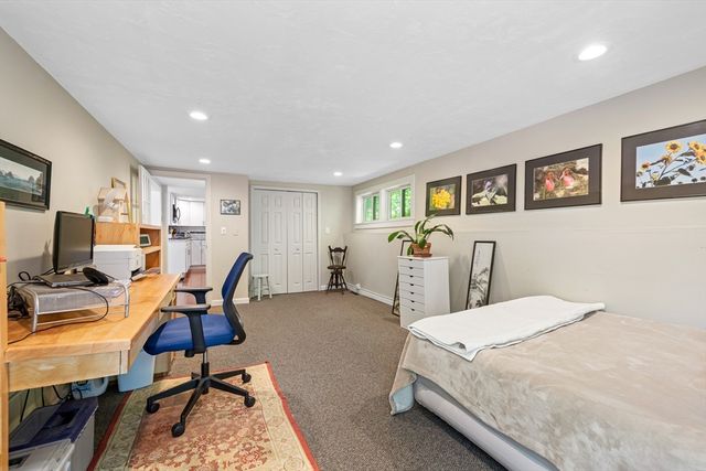 303 Lakeshore Dr, Marlborough, MA 01752