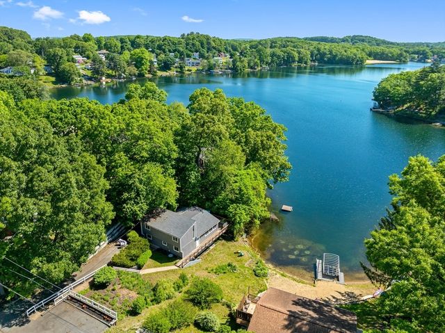 303 Lakeshore Dr, Marlborough, MA 01752