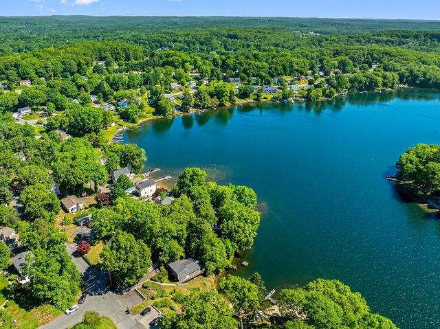 303 Lakeshore Dr, Marlborough, MA 01752