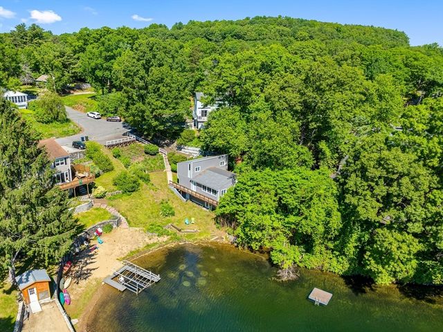 303 Lakeshore Dr, Marlborough, MA 01752