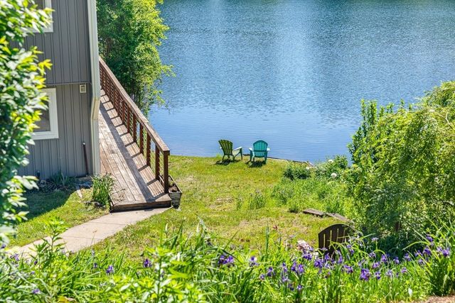 303 Lakeshore Dr, Marlborough, MA 01752