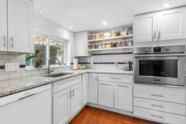 303 Lakeshore Dr, Marlborough, MA 01752