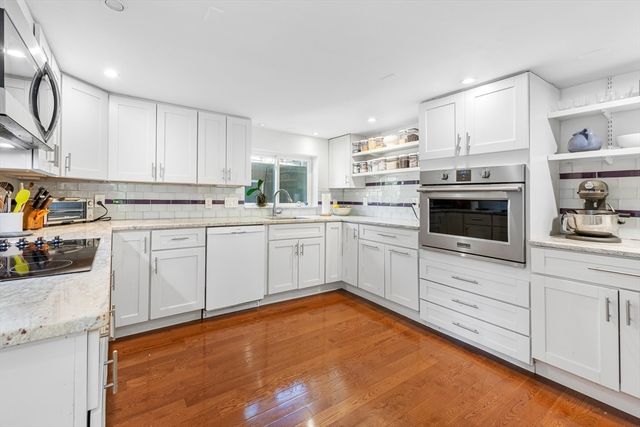 303 Lakeshore Dr, Marlborough, MA 01752