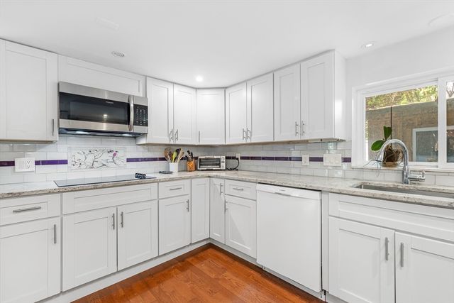 303 Lakeshore Dr, Marlborough, MA 01752